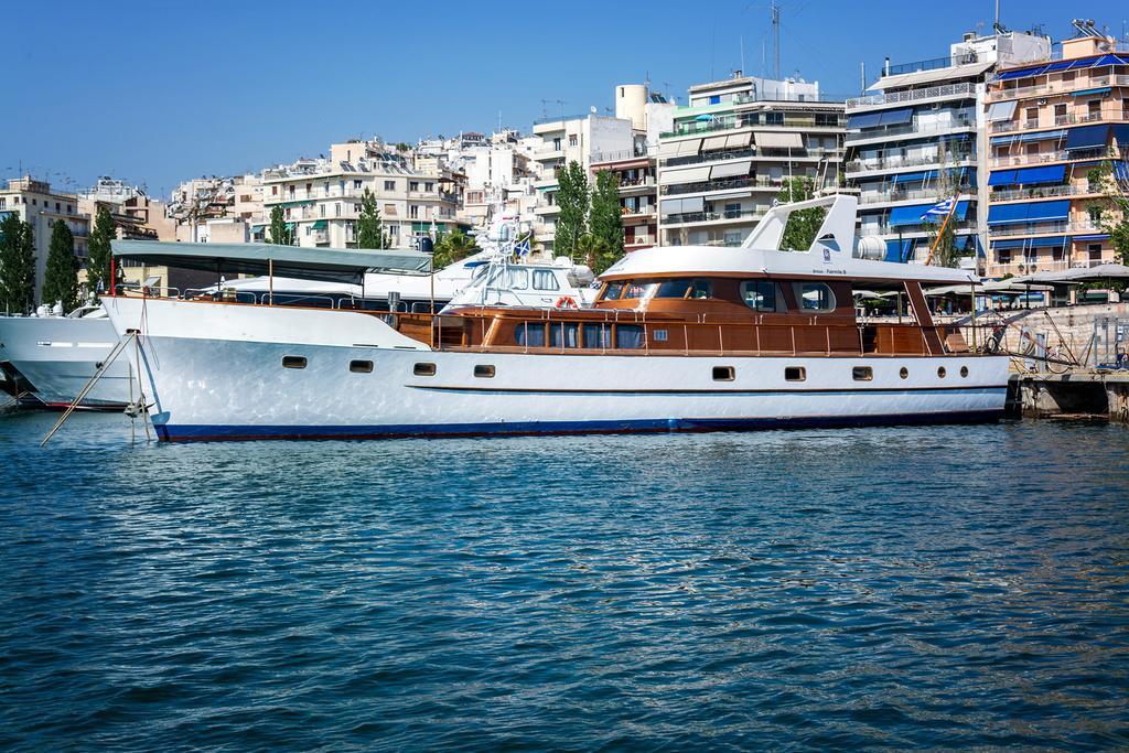 Luxury Yachthotel Amanda Psarrou Extérieur photo